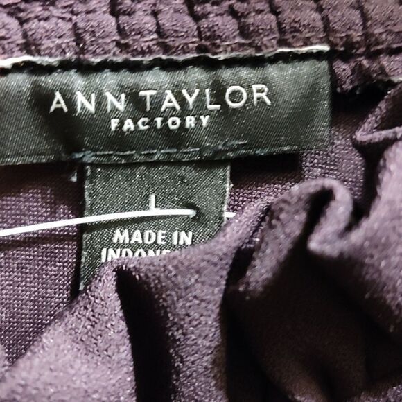 Ann Taylor, burgundy ruffle collar, - Picture 3 of 4